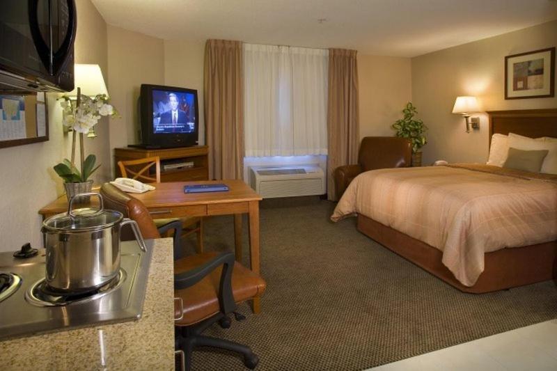 Candlewood Suites Fredericksburg By Ihg Exterior foto